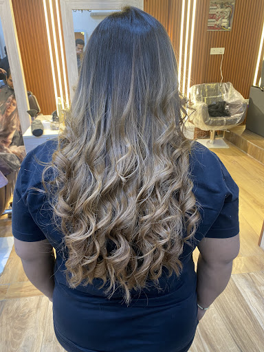 Clip-in hair extensions at Rewind Looks