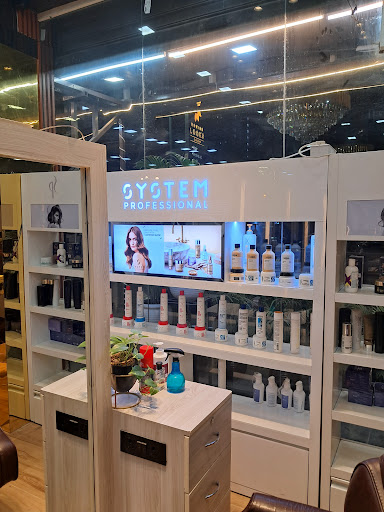 Hair spa at Rewind Looks