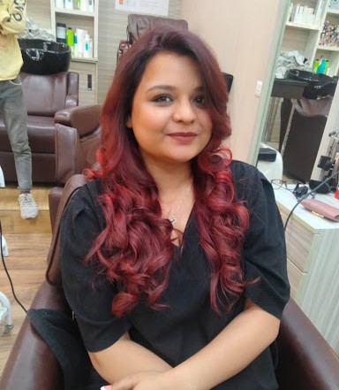 Volume lash extensions at Rewind Looks